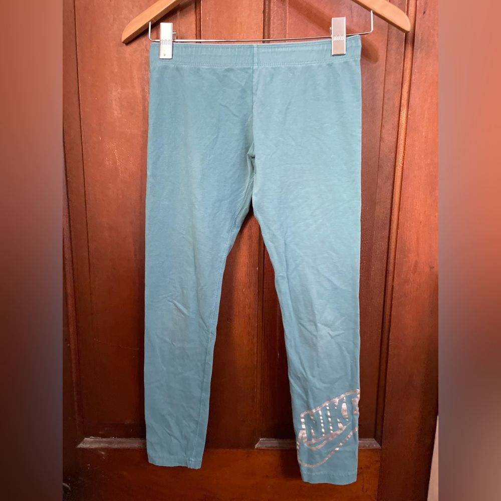 Nike girls youth large athletic leggings